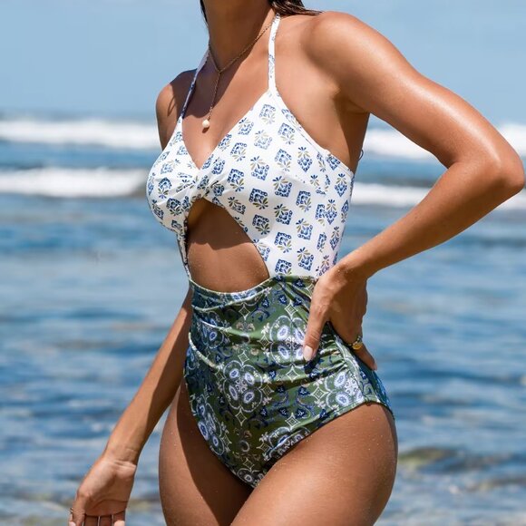 Cupshe Boho Geo Plunging One-Piece Size XL | NWT | Green Blue Boho - Picture 4 of 4